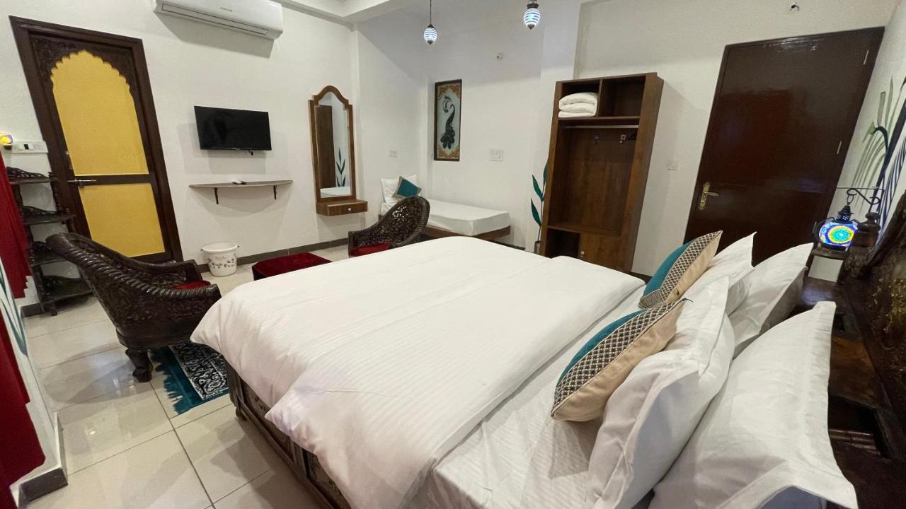 Petal Of Mewar - A Luxury Boutique Hotel อุเดเปอร์ ภายนอก รูปภาพ