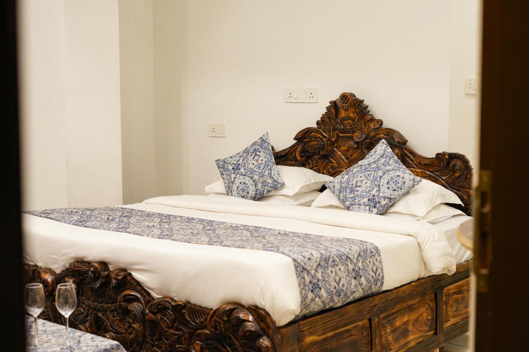 Petal Of Mewar - A Luxury Boutique Hotel อุเดเปอร์ ภายนอก รูปภาพ