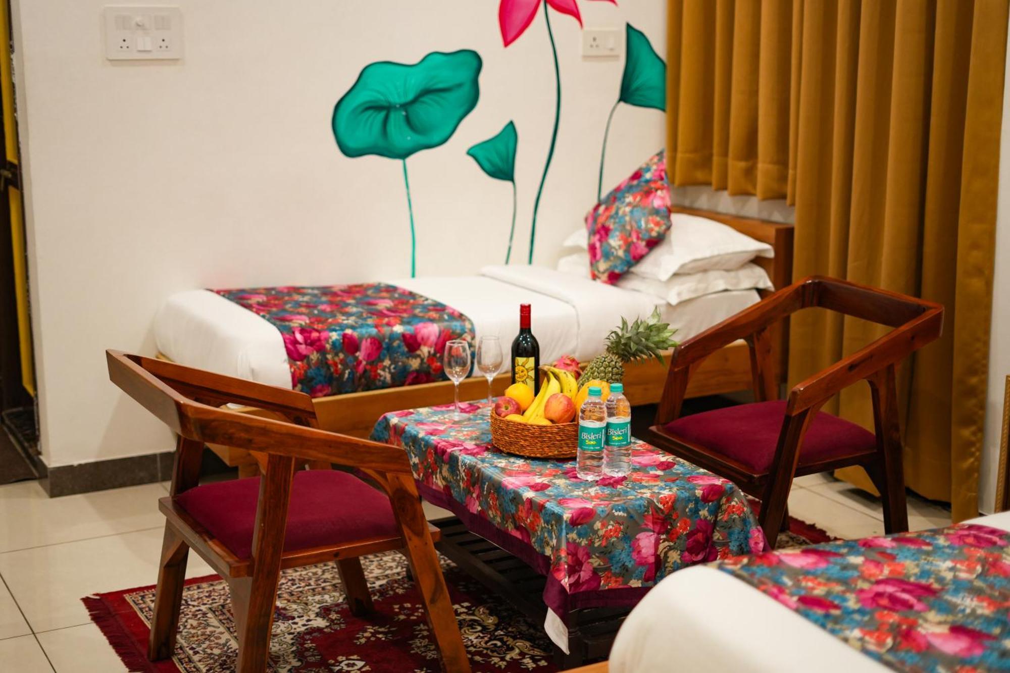 Petal Of Mewar - A Luxury Boutique Hotel อุเดเปอร์ ภายนอก รูปภาพ